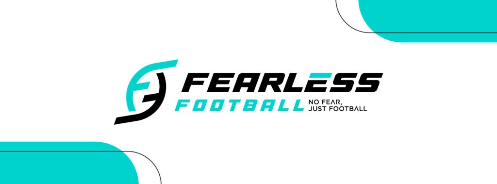Das komplette Fearless Logo inklusive dem Slogan No Fear, Just Football